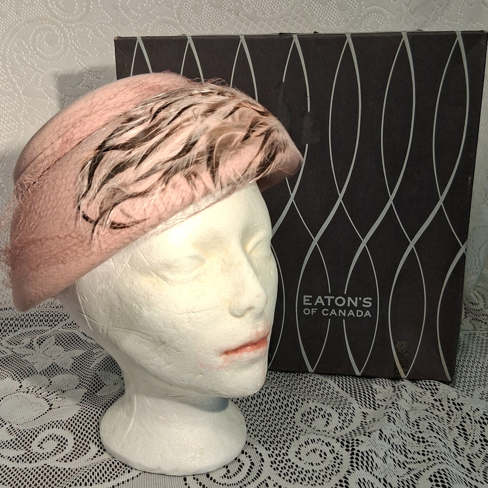 Womans Pink Felt Hat With Feathers & Eatons Hat Box 3903